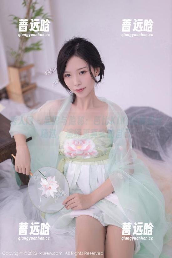 秀人网 - 显露与隐秘：芭比KIKI的裤里丝精选，演绎更真实的自己