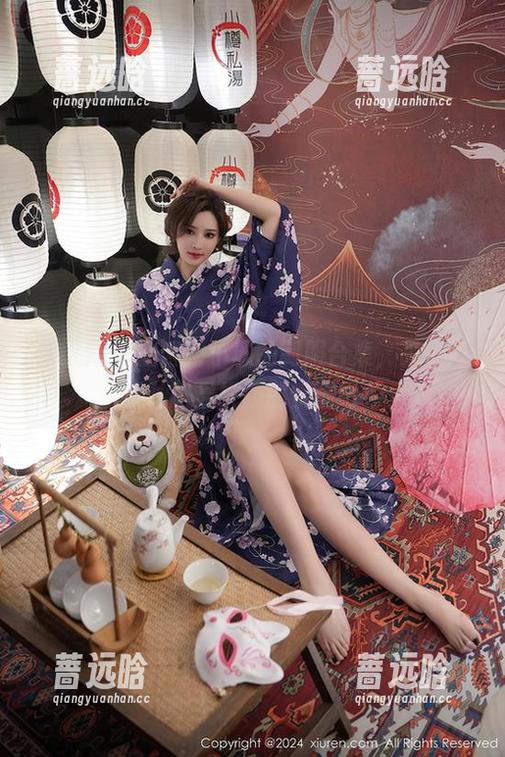 秀人网 - 翻遍谢小蒽的制服合集，来感受那种略显挑逗的氛围吧！