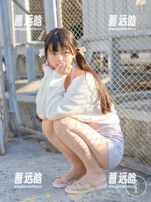 稚乖画册-夜夜 稚乖画册 - 夜夜的白丝女仆写真:照片里每个瞬间都是一种悸动