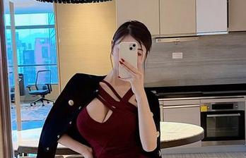 微密圈 - 脸红Dearie：私藏的车内黑丝原图，照亮了我整个下午的心情！