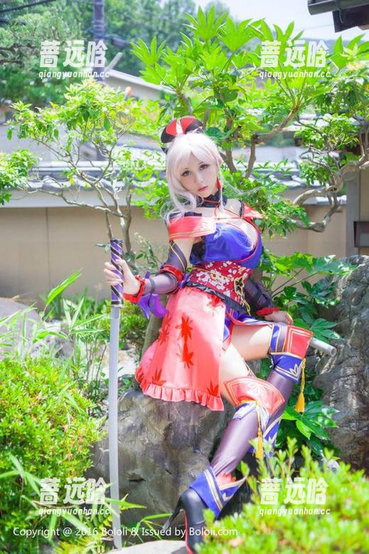 菠萝社 - 猫九酱Sakura的眼镜时刻：精选写真帮你找到心中的LOL！