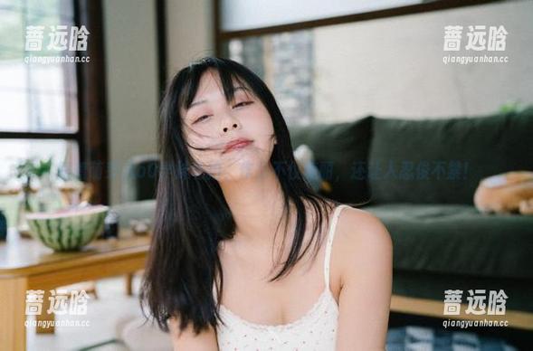 跟着萌芽儿o0学妹私拍，作品不仅美丽，还让人忍俊不禁！