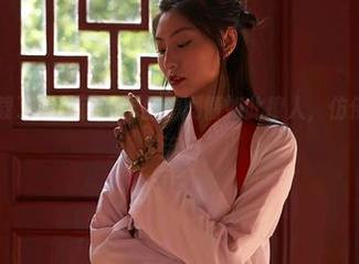 蜜桃社 - 下载了许思铭的作品，剧情如此撩人，仿佛时光都在倒流…