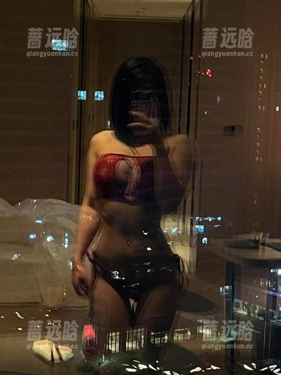 詹詹 微密圈 - 在蓝色的浪潮中:詹詹泳池比基尼写真图册