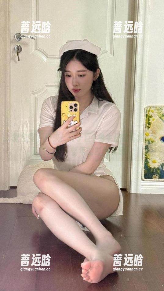 微密圈 - 快来！轩子巨2兔牛仔裤写真，免费送你一整年的时尚灵感！