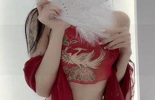微密圈 - 鱼神鱼直播间：浴室的奇妙作品与鱼鱼老婆